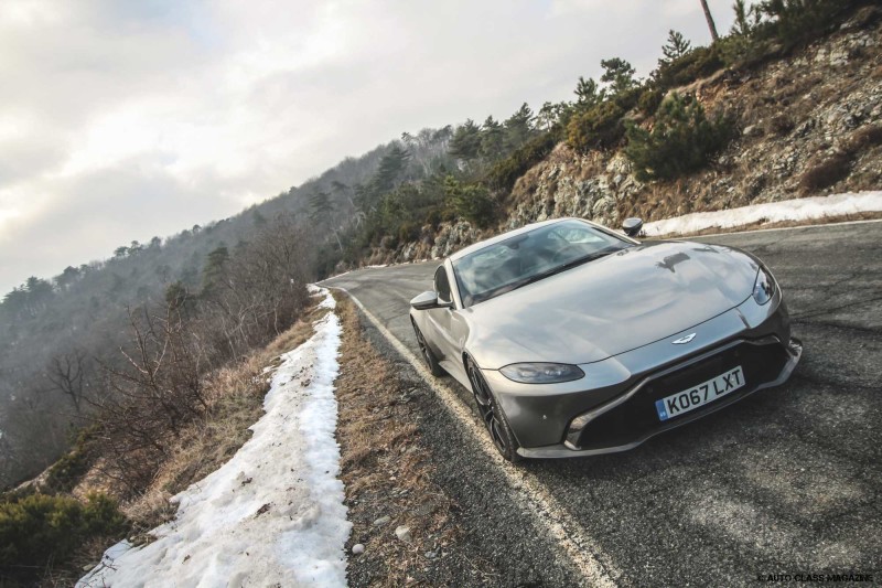 Aston Martin V8 Vantage Auto Class Magazine_049