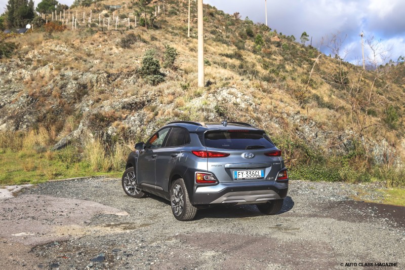 Hyundai Kona Hybrid Auto Class Magazine _013