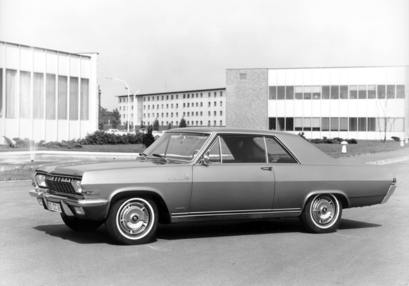 02-Opel-9850-1965-Opel-Diplomat-V8-Coupè-1 Auto Class Magazine