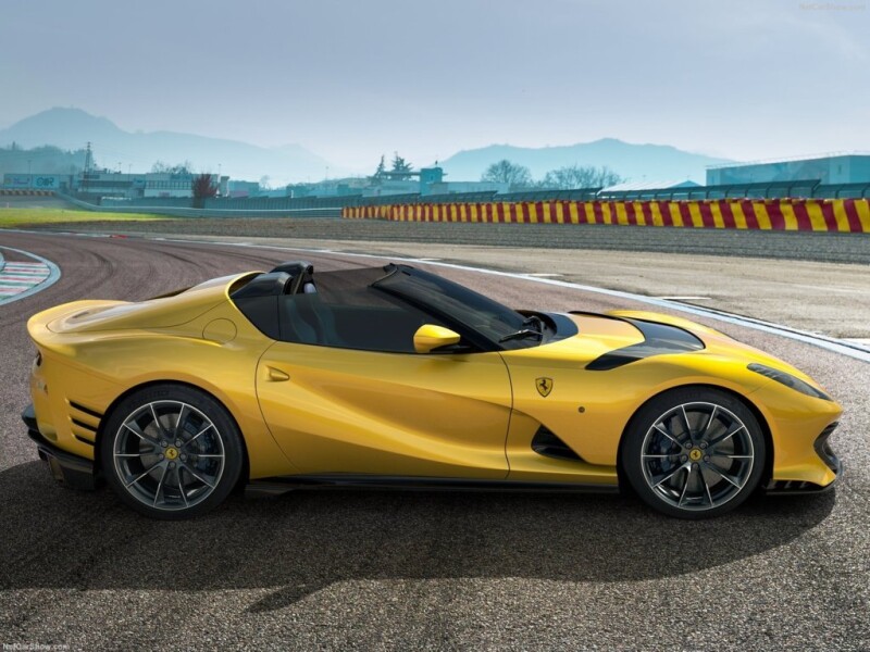 Ferrari-812_Competizione-2021-1600-04 Auto Class Magazine