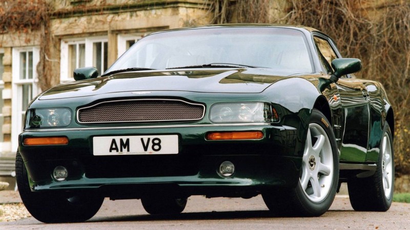 aston-martin-v8 (4) Auto Class Magazine