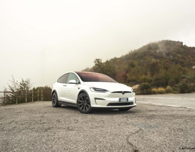 Tesla Model X Plaid | Test Drive