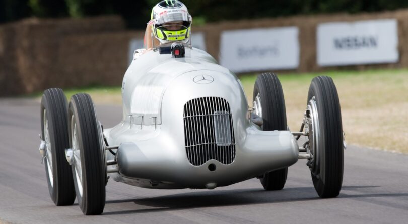 Mercedes W25 Silver Arrow: Leggenda Automobilistica